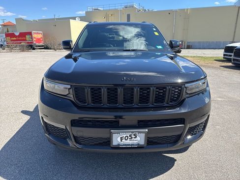Certified 2025 Jeep Grand Cherokee L Limited w/ Black Appearance Package AWD/4WD image 8