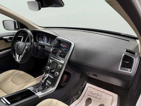 Used 2016 Volvo XC60 T5 Premier w/ Proximity Package FWD image 24