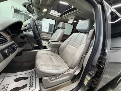 Used 2008 Chevrolet Suburban LT w/ LT Preferred Equipment Group image 11