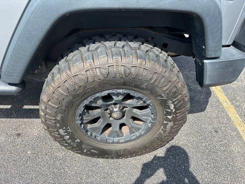 Used 2015 Jeep Wrangler Sport w/ Quick Order Package 23S AWD/4WD image 7