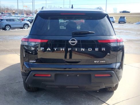 Used 2023 Nissan Pathfinder SV image 6