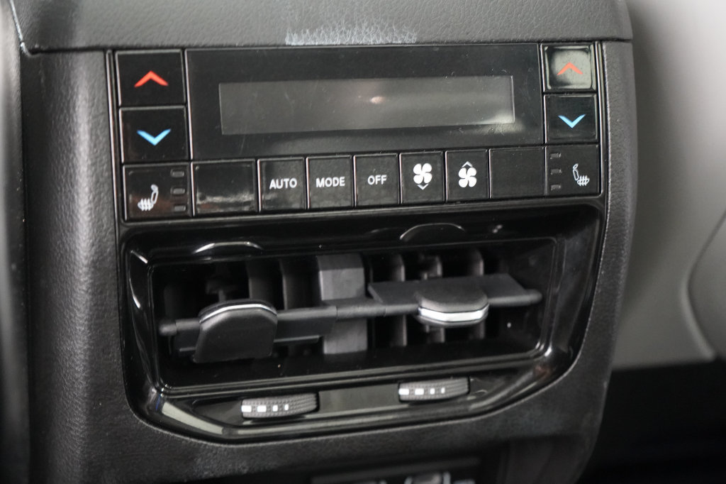 Used 2021 Jeep Grand Cherokee L Summit w/ Luxury Tech Group V AWD/4WD image 21