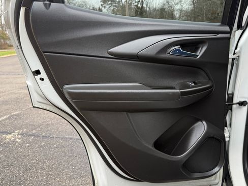 Used 2021 Chevrolet TrailBlazer RS w/ Sun and Liftgate Package image 19