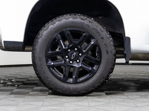 Certified 2025 Chevrolet Silverado 1500 RST image 40