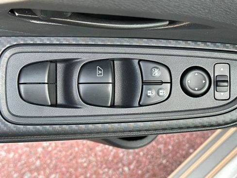 Used 2025 Nissan Versa S w/ Trunk Package image 12