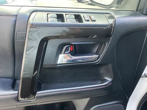 Used 2020 Toyota 4Runner TRD Off-Road AWD/4WD image 13