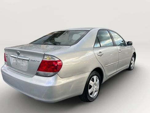 Used 2005 Toyota Camry LE image 3