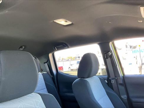 Used 2023 Toyota Tacoma TRD Off-Road image 13