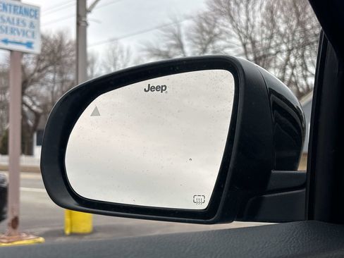 Used 2024 Jeep Compass Latitude w/ Convenience Group image 22