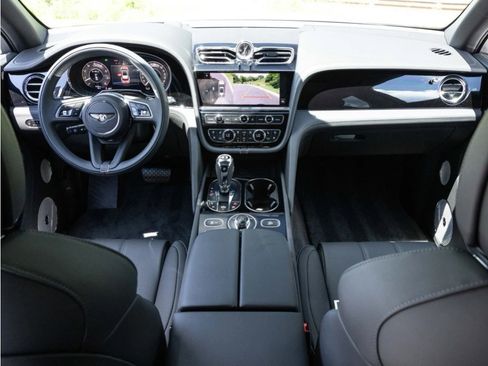 Certified 2024 Bentley Bentayga Extended Wheelbase image 2
