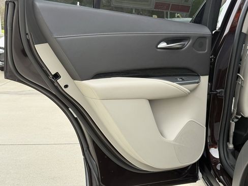 Used 2020 Cadillac XT4 Premium Luxury w/ Technology Package image 23