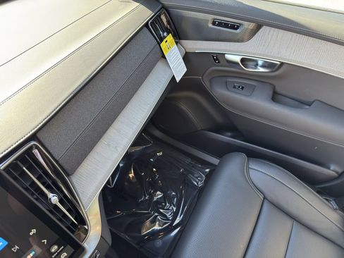 New 2026 Volvo XC90 B6 Ultra image 26