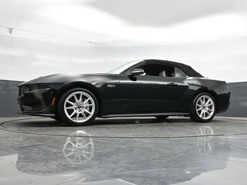 Used 2025 Ford Mustang GT Premium RWD image 45