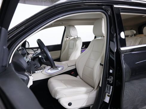 Used 2025 Mercedes-Benz GLS 450 4MATIC image 30