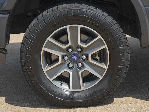 Used 2016 Ford F150 XLT w/ Equipment Group 302A Luxury AWD/4WD image 7