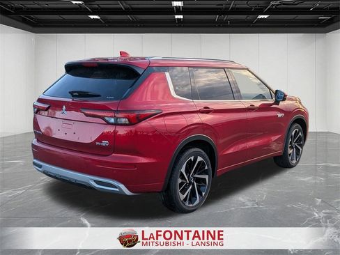 New 2025 Mitsubishi Outlander SEL image 5