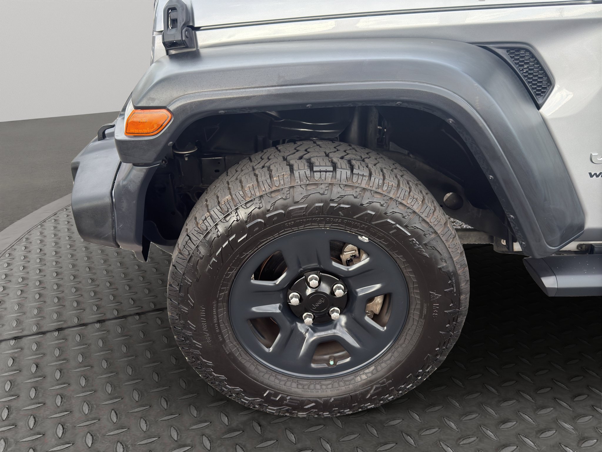 Used 2019 Jeep Wrangler Sport AWD/4WD image 14