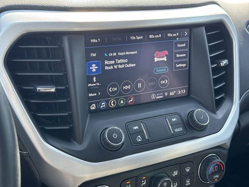 Used 2023 GMC Acadia SLT w/ Technology Package image 23