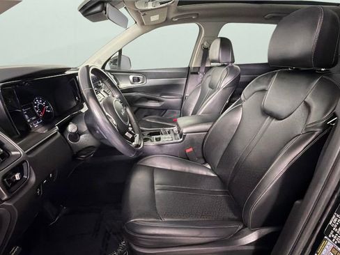Used 2023 Kia Sorento S w/ Panoramic Sunroof Package FWD image 17