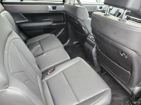 Used 2025 Hyundai Santa Fe SEL image 21