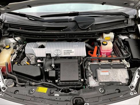 Used 2012 Toyota Prius Three image 28