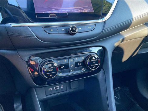 Used 2022 Buick Encore GX Essence w/ Experience Buick Package image 32