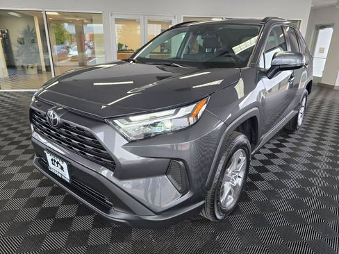 Used 2025 Toyota RAV4 XLE AWD/4WD image 7