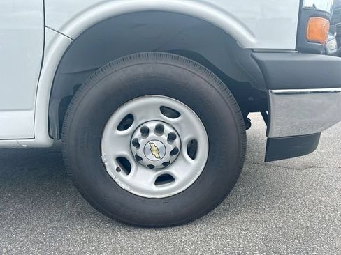 Used 2024 Chevrolet Express 2500 w/ Driver Convenience Package RWD image 3