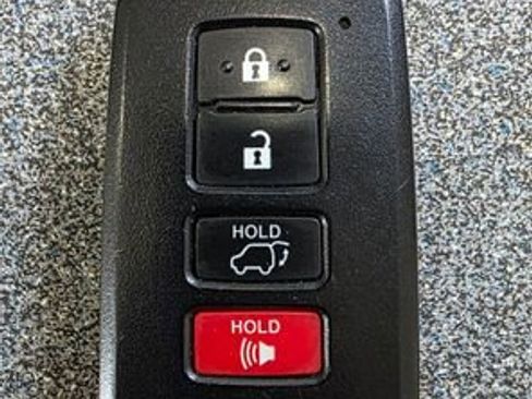 Used 2018 Toyota Highlander XLE image 36