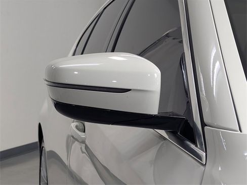 Used 2022 BMW 530i w/ Premium Package image 30