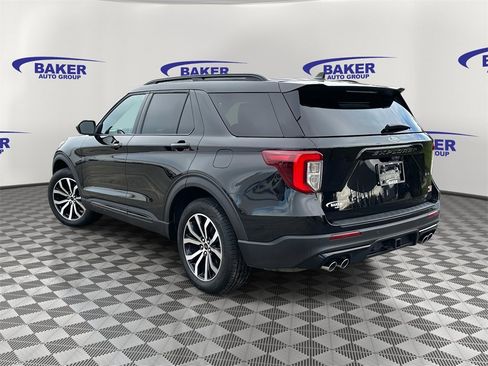 Used 2023 Ford Explorer ST image 3