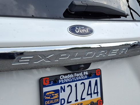 Certified 2023 Ford Explorer Limited w/ Limited Technology Package AWD/4WD image 33