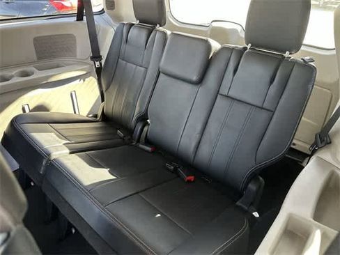 Used 2013 Chrysler Town & Country Touring image 16