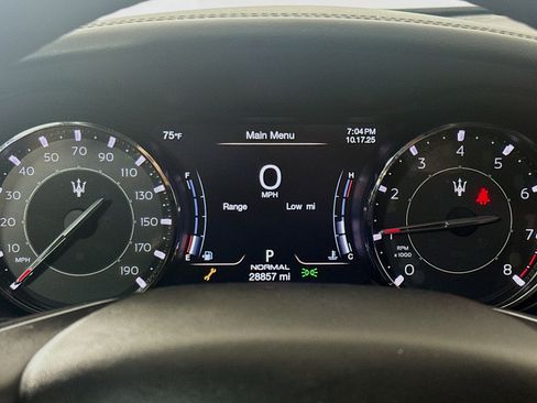 Used 2021 Maserati Quattroporte S image 16