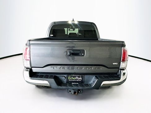 Used 2022 Toyota Tacoma TRD Off-Road image 7