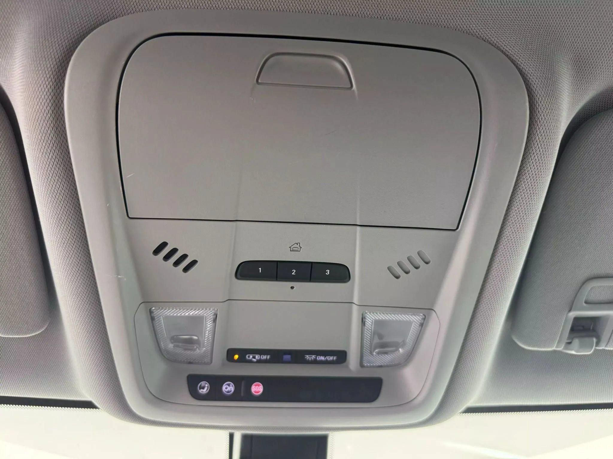 Used 2020 Chevrolet Blazer LT FWD image 23