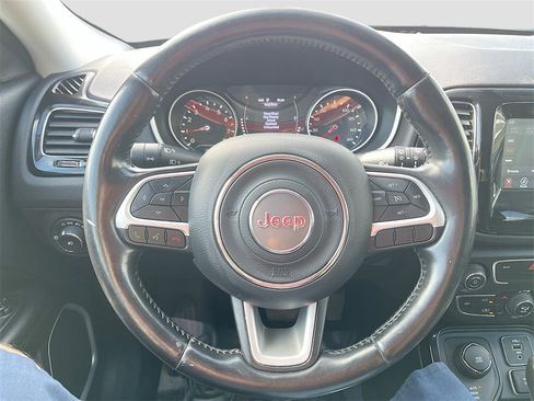 Used 2020 Jeep Compass Latitude image 11