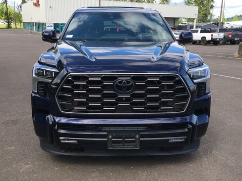 Used 2024 Toyota Sequoia Platinum AWD/4WD image 9