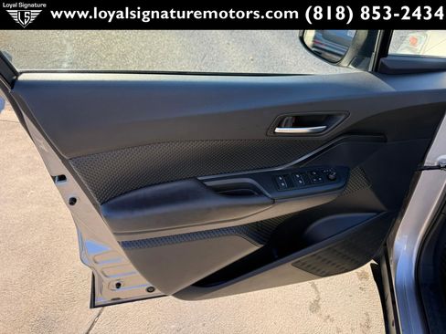 Used 2018 Toyota C-HR XLE image 16