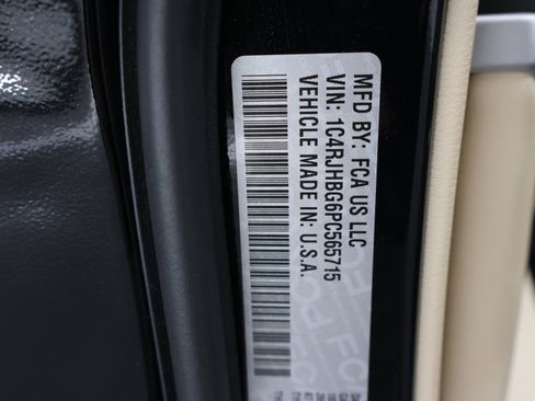 Used 2023 Jeep Grand Cherokee Limited image 73