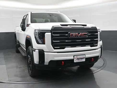 Used 2025 GMC Sierra 2500 AT4 AWD/4WD image 10
