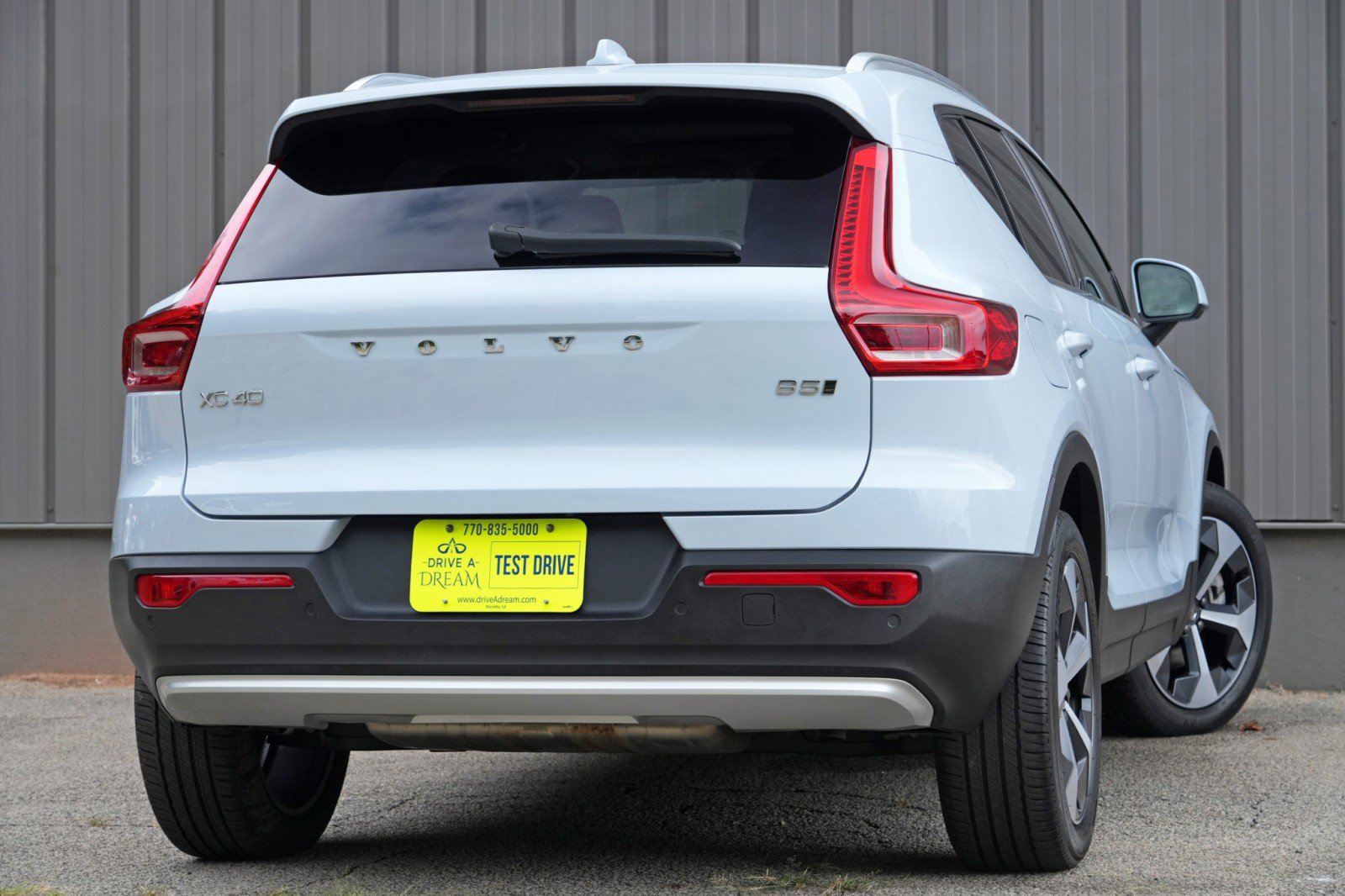 Used 2025 Volvo XC40 B5 Core w/ Climate Package AWD/4WD image 5