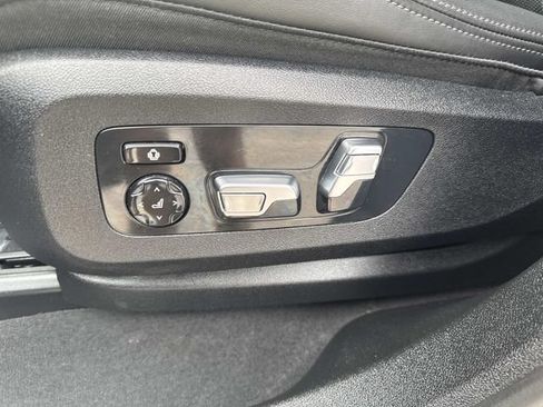 Used 2025 BMW X6 xDrive40i w/ Climate Comfort Package AWD/4WD image 20