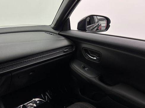 Used 2023 Honda HR-V Sport image 27