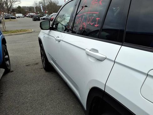 Used 2022 Jeep Grand Cherokee Limited 4xe w/ Luxury Tech Group II image 10