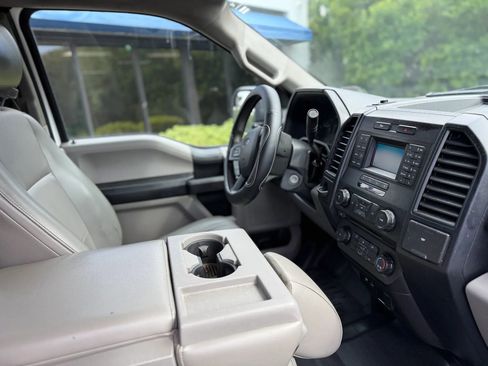 Used 2021 Jeep Cherokee Limited w/ Elite Package AWD/4WD image 17