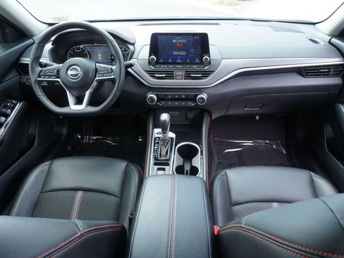 Certified 2025 Nissan Altima 2.5 SR AWD/4WD image 11