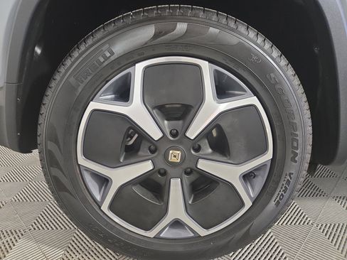 Used 2024 Rivian R1S Adventure image 12