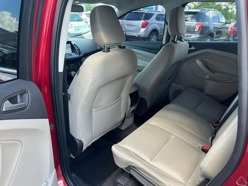 Used 2019 Ford Escape SE FWD image 13