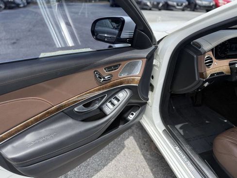 Used 2016 Mercedes-Benz S 550 4MATIC Sedan w/ Premium Package image 9